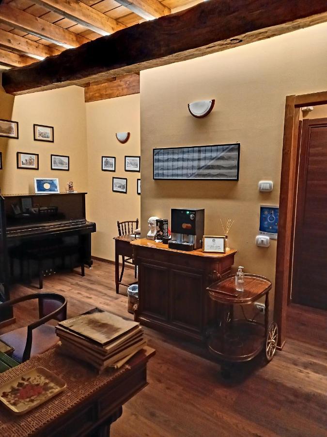 Carlito'S Trattoria Con Alloggio Vertemate ภายนอก รูปภาพ